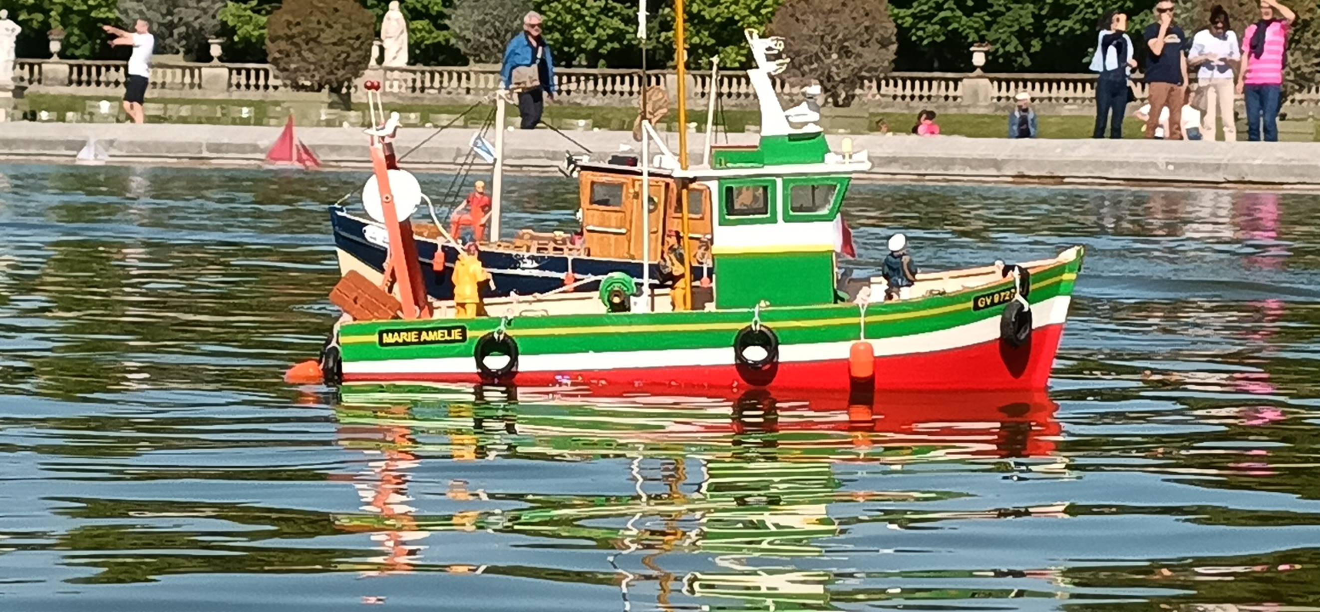 Club nautique du luco jardin du Luxembourg Paris pond boat