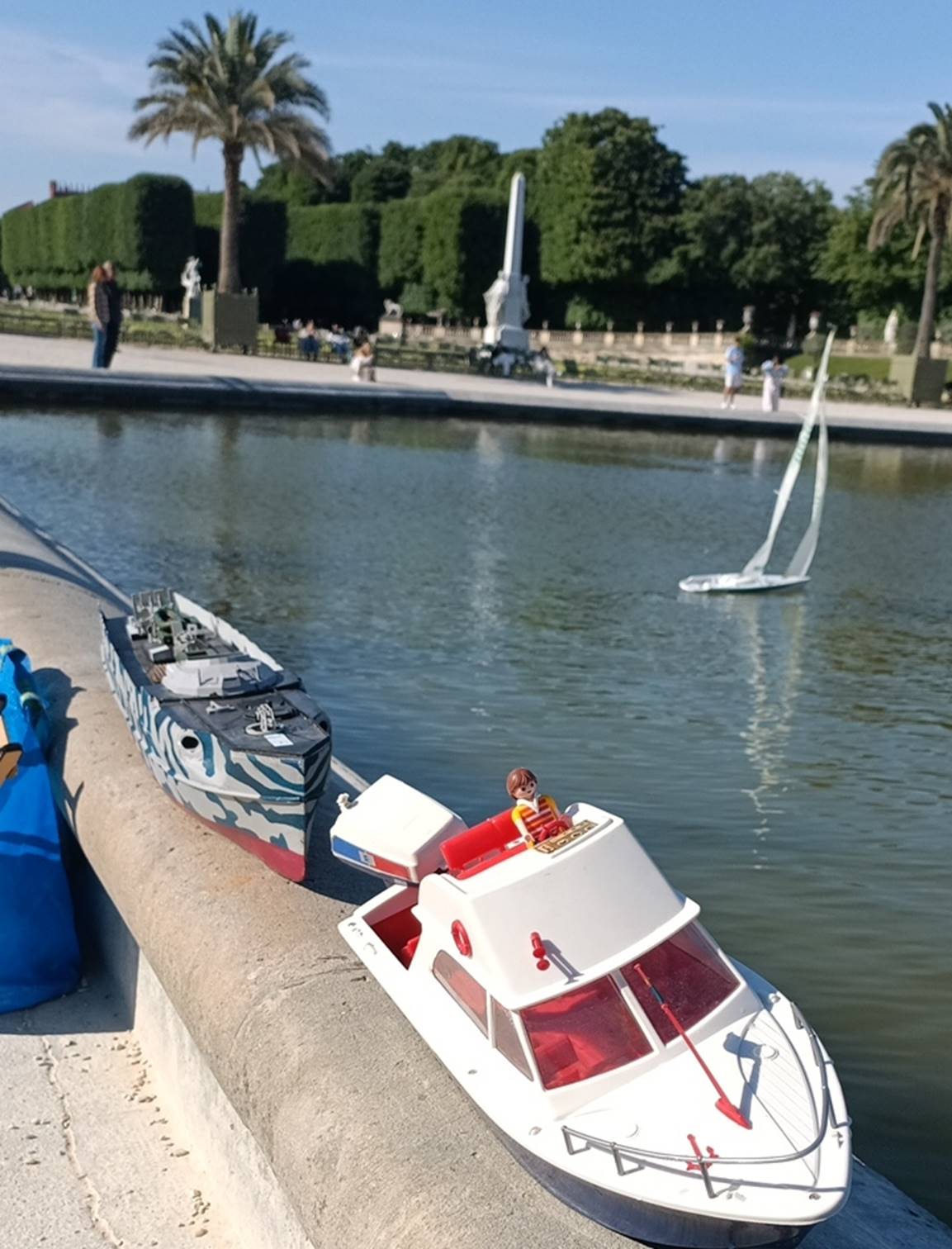 Club nautique du luco jardin du Luxembourg Paris pond boat