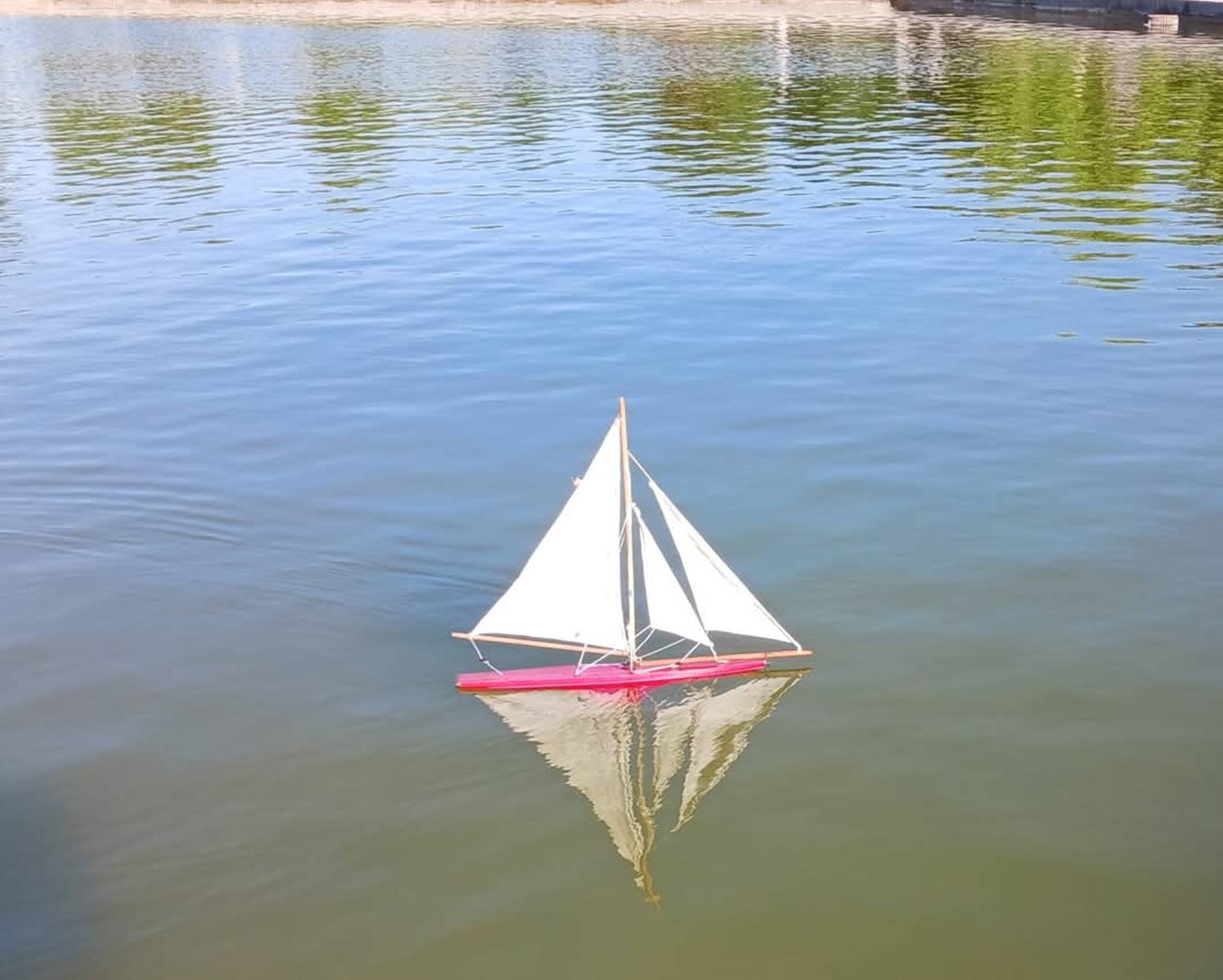 Club nautique du luco jardin du Luxembourg Paris pond boat