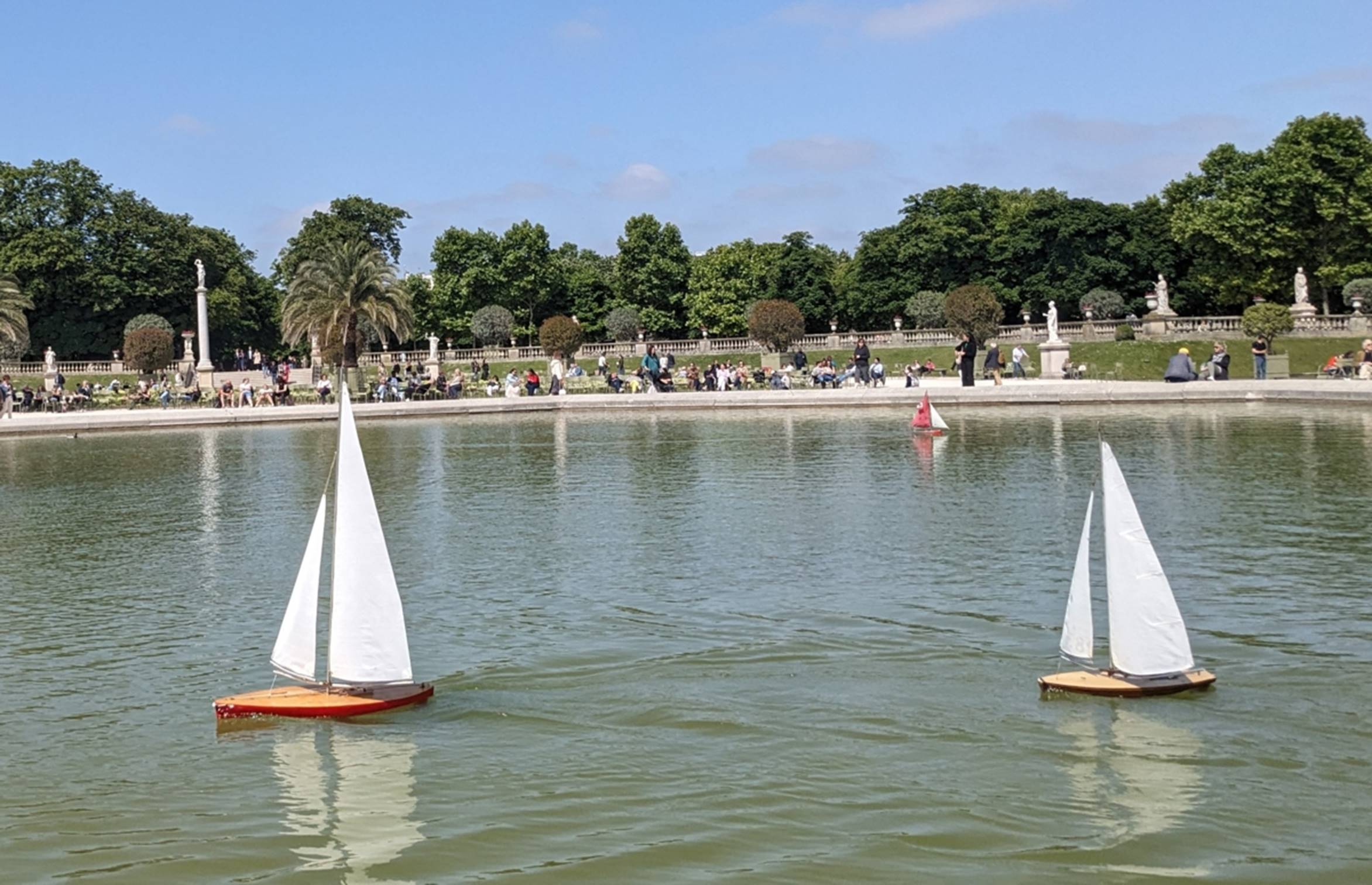 Club nautique du luco jardin du Luxembourg Paris pond boat