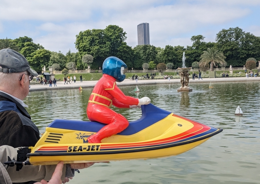 Club nautique du luco jardin du Luxembourg Paris pond boat