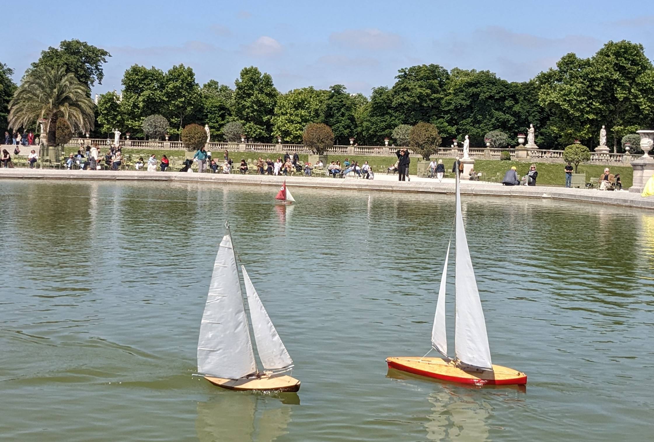 Club nautique du luco jardin du Luxembourg Paris pond boat