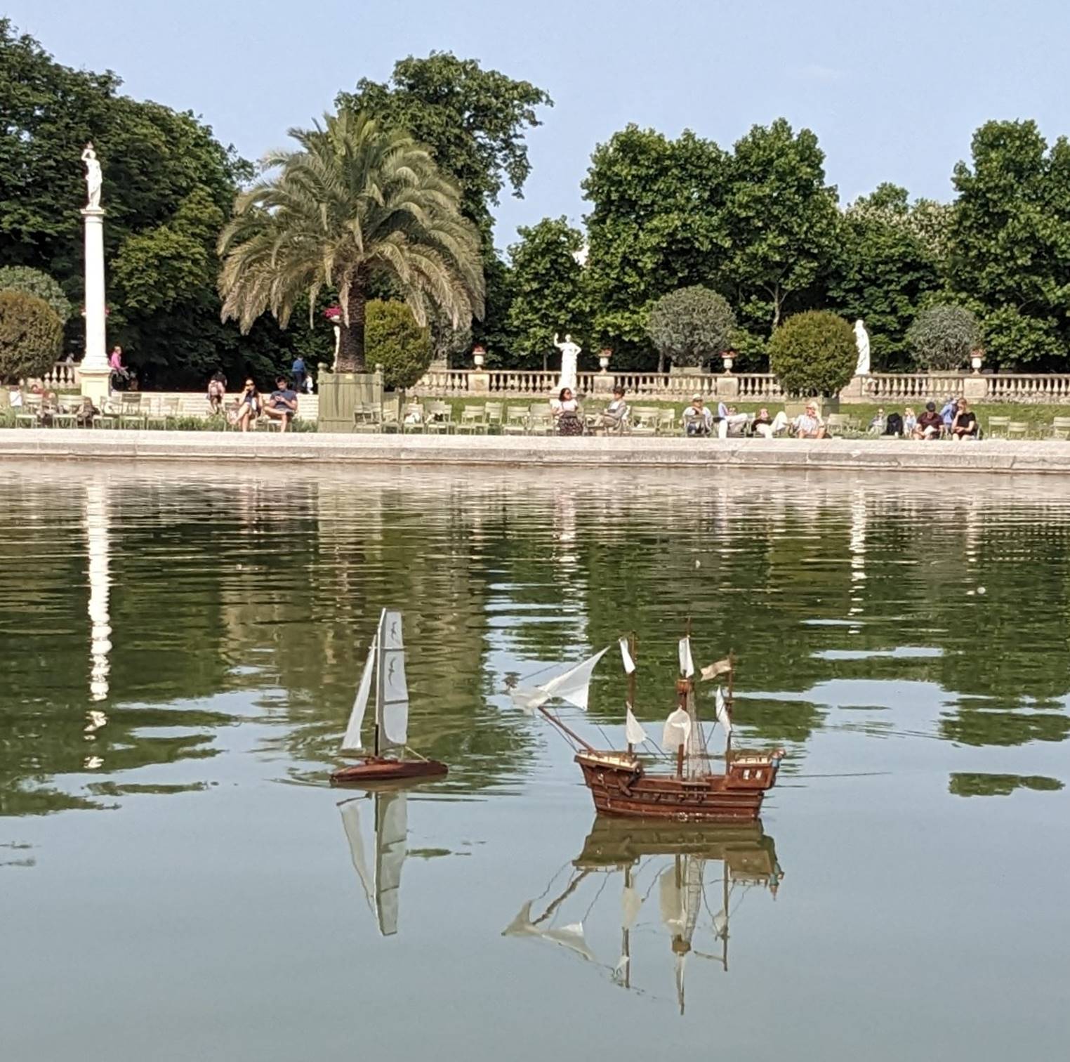 Club nautique du luco jardin du Luxembourg Paris pond boat