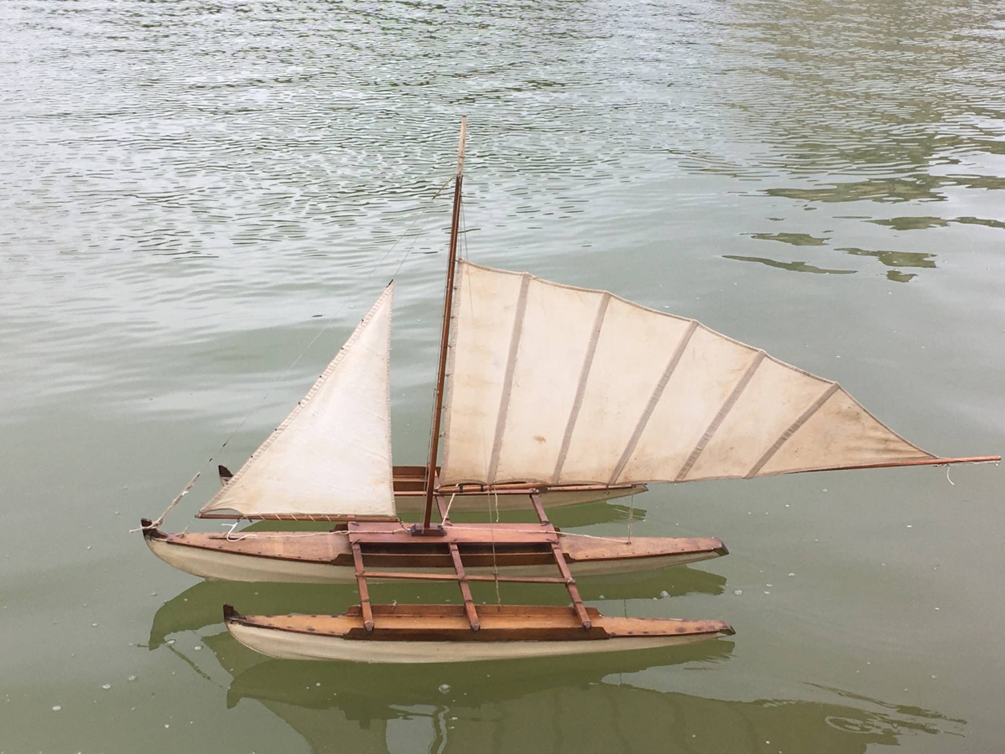 Club nautique du luco jardin du Luxembourg Paris pond boat