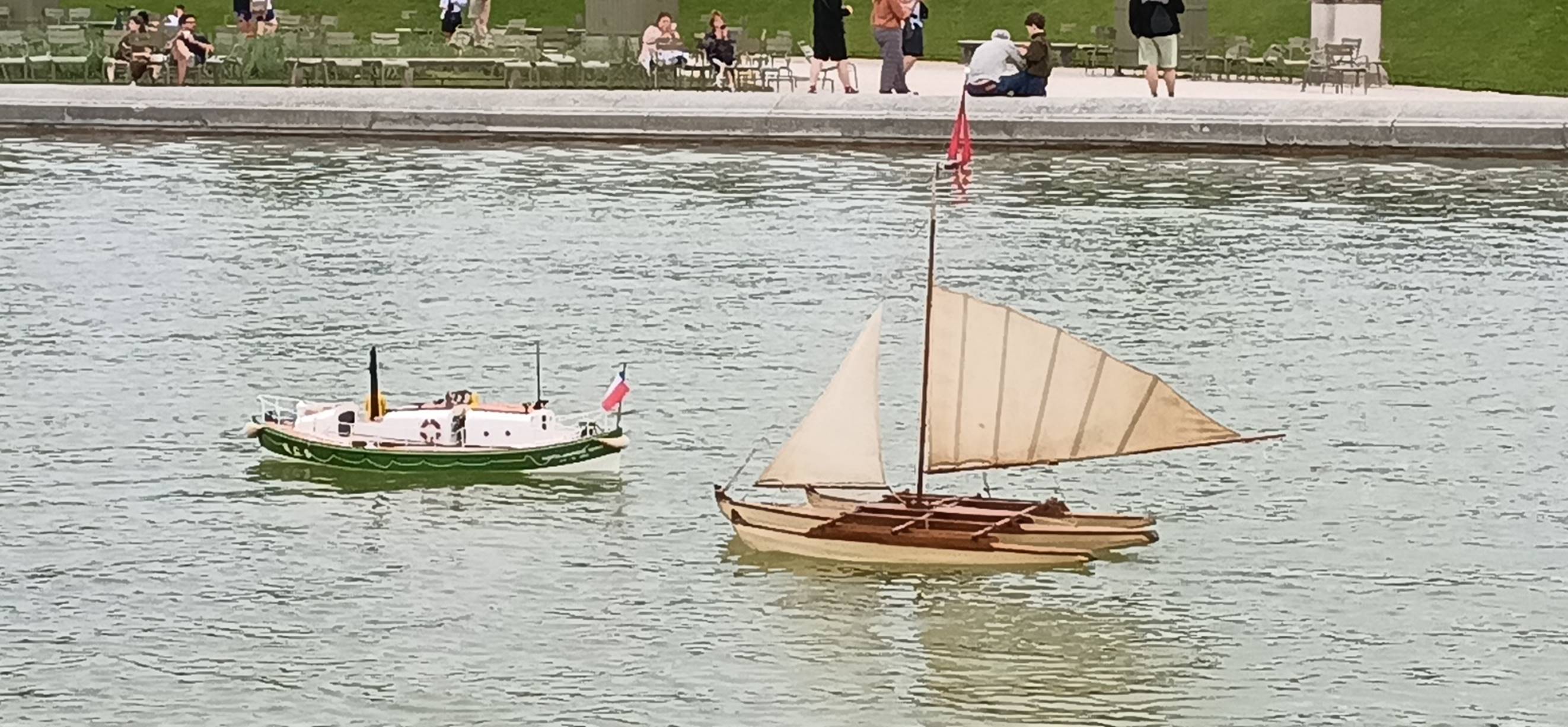 Club nautique du luco jardin du Luxembourg Paris pond boat