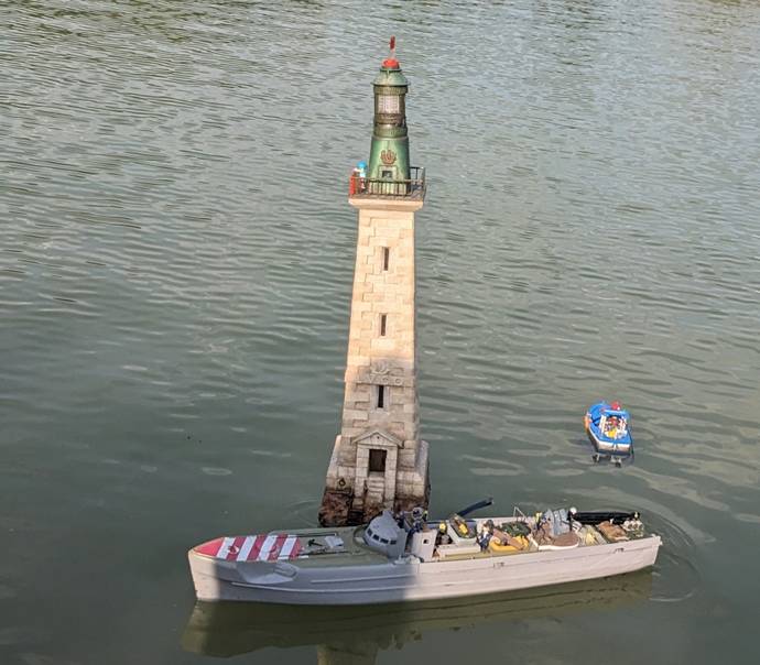 Club nautique du luco jardin du Luxembourg Paris pond boat