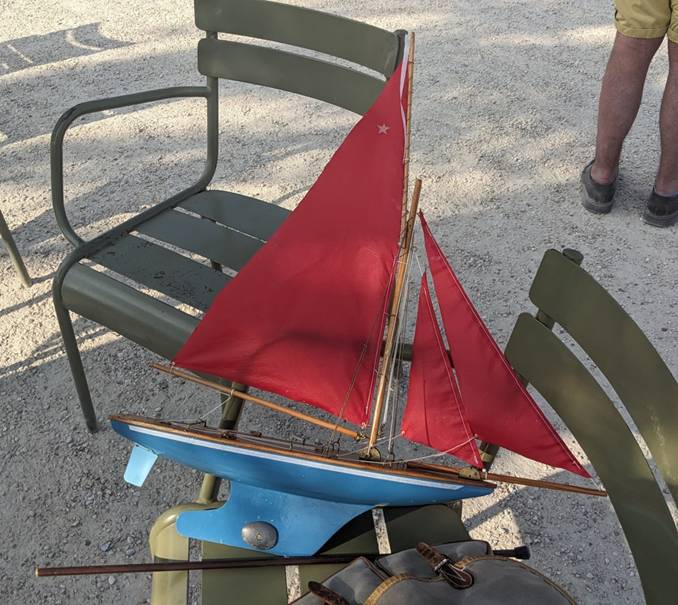 Club nautique du luco jardin du Luxembourg Paris pond boat