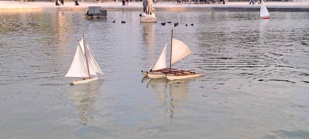 Club nautique du luco jardin du Luxembourg Paris pond boat