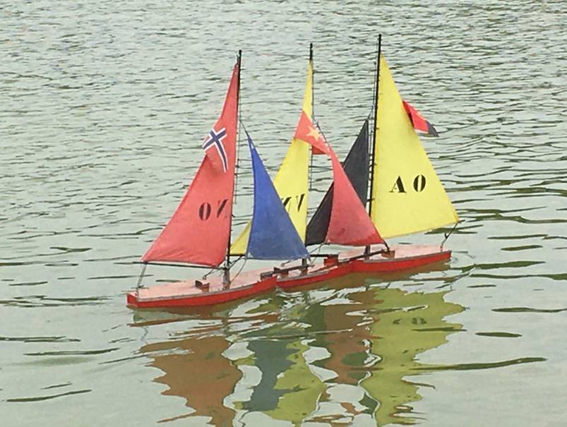 Club nautique du luco jardin du Luxembourg Paris pond boat