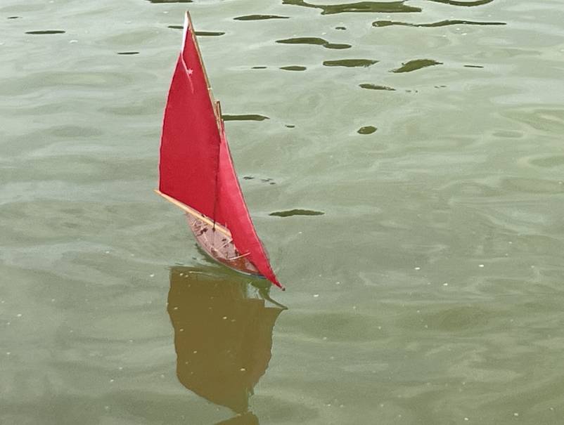 Club nautique du luco jardin du Luxembourg Paris pond boat