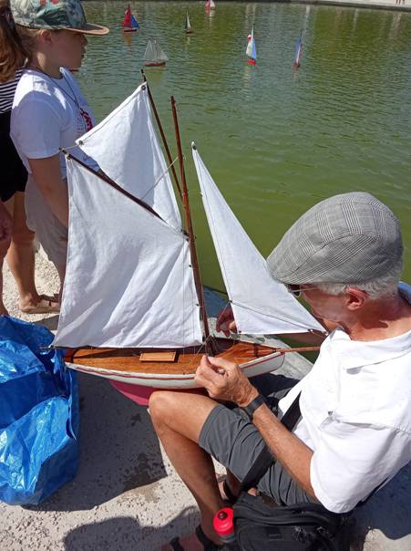 Club nautique du luco jardin du Luxembourg Paris pond boat