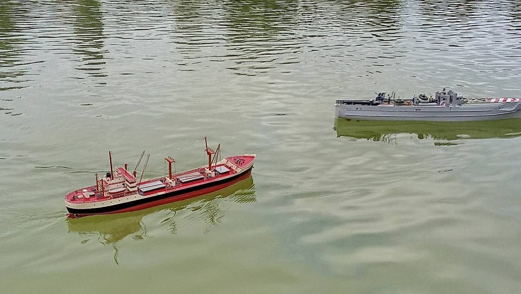 Club nautique du luco jardin du Luxembourg Paris pond boat